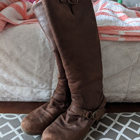 Distressed Brown Leather Tall Boots! - Picture 8 of 9
